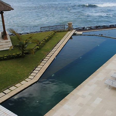 Suarti Resort, Villas & Gallery Ketewel Экстерьер фото