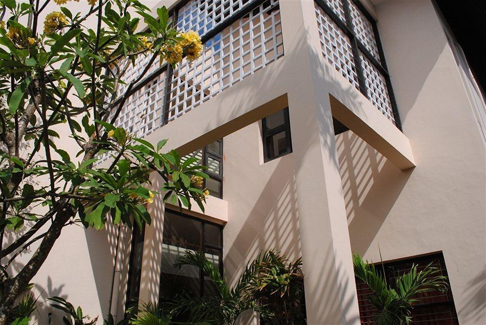 Suarti Resort, Villas & Gallery Ketewel Экстерьер фото