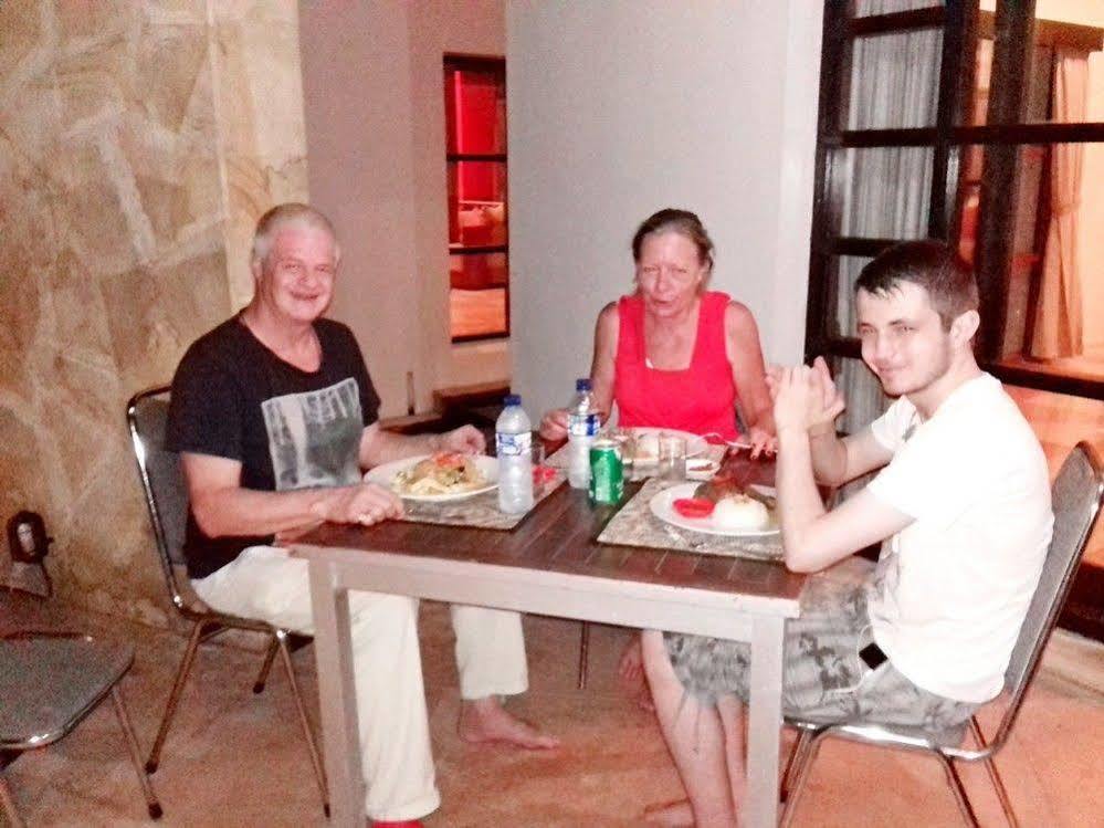 Suarti Resort, Villas & Gallery Ketewel Экстерьер фото