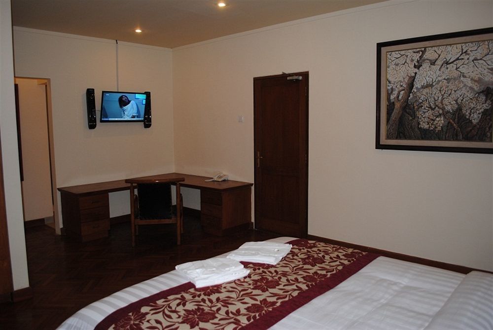 Suarti Resort, Villas & Gallery Ketewel Экстерьер фото