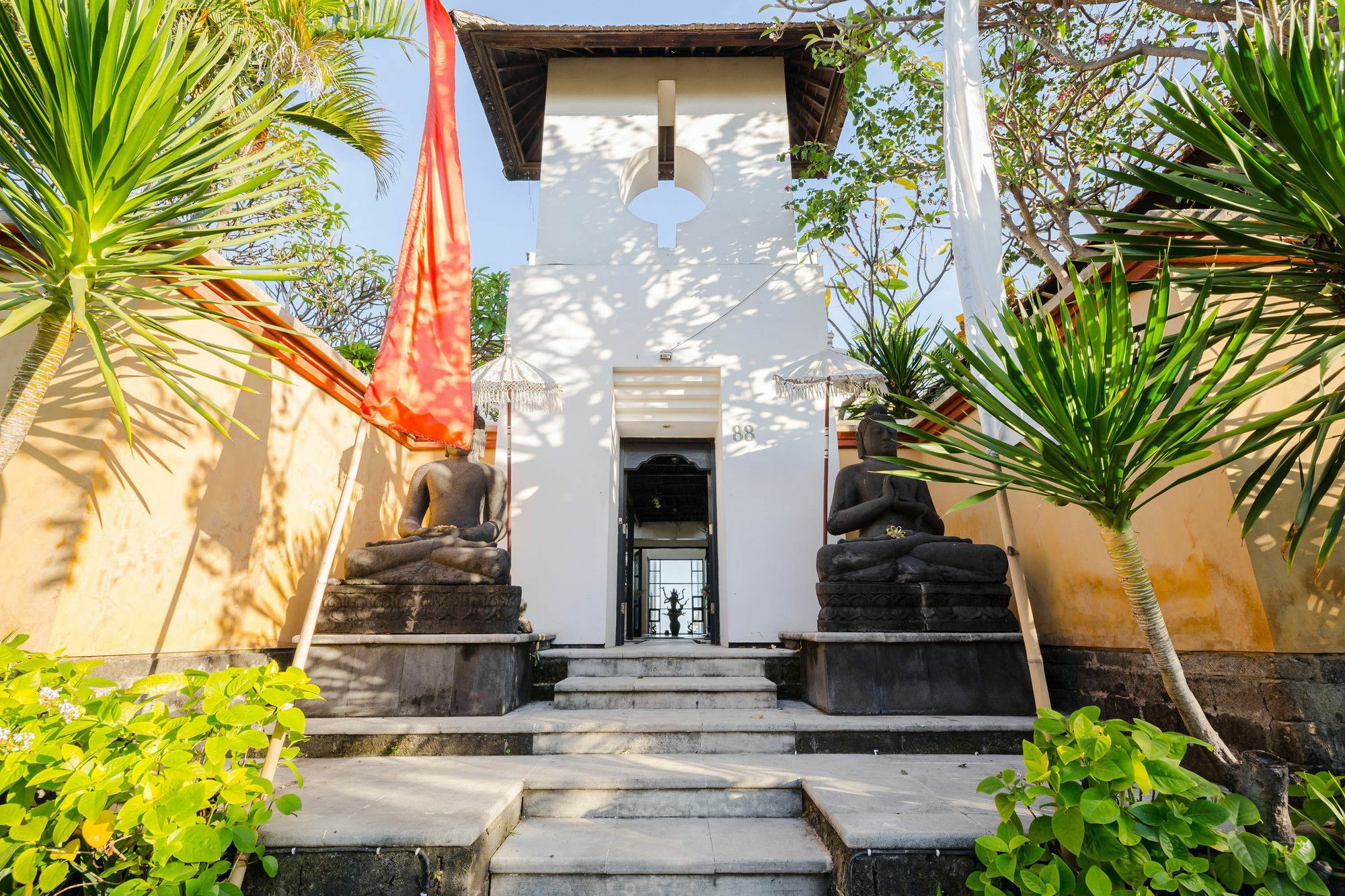 Suarti Resort, Villas & Gallery Ketewel Экстерьер фото