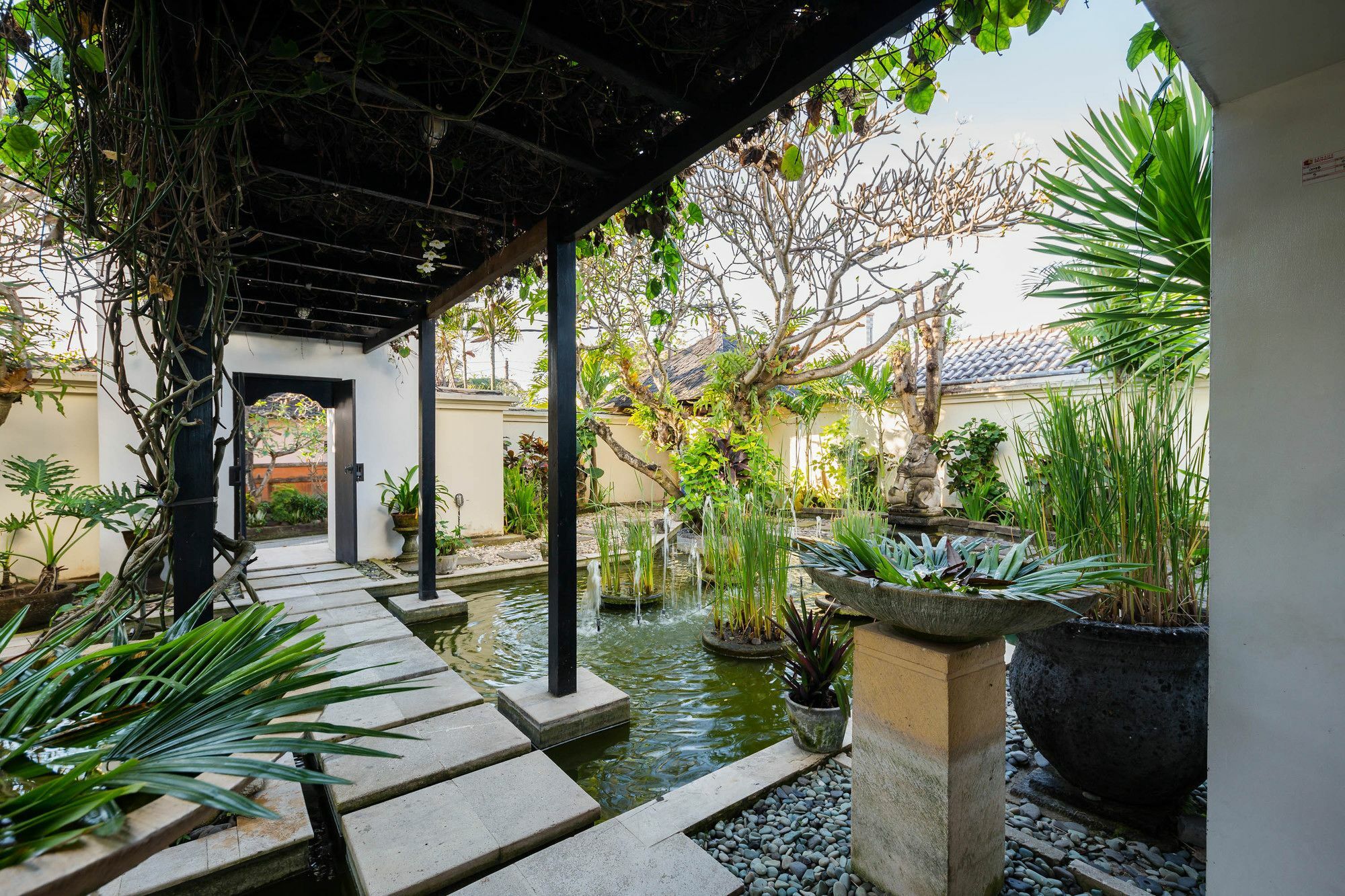 Suarti Resort, Villas & Gallery Ketewel Экстерьер фото