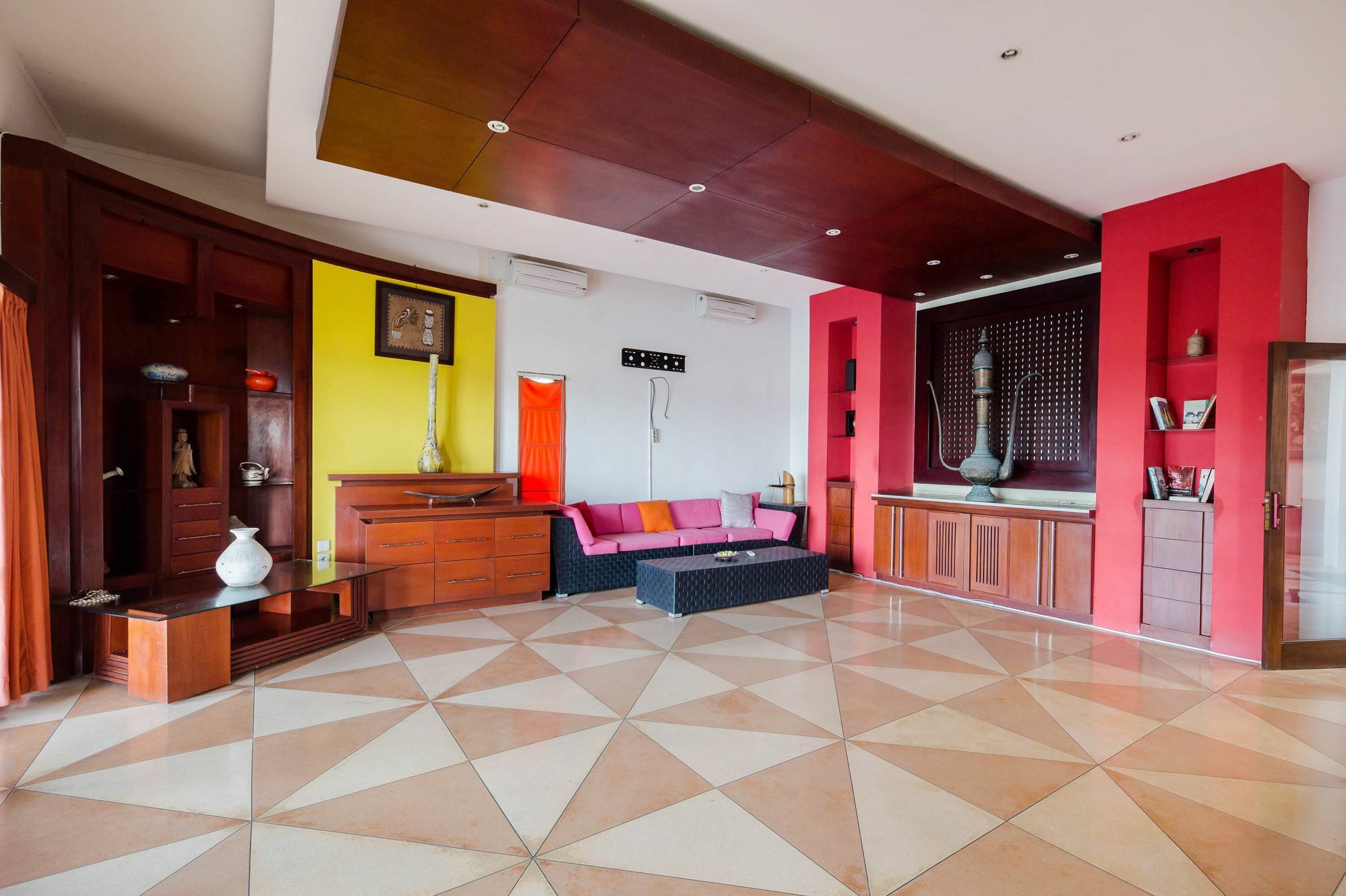 Suarti Resort, Villas & Gallery Ketewel Экстерьер фото